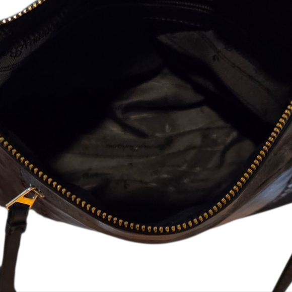 Tommy Bahama - Ipis Distressed Navy Blue Leather Crossbody Bag - Picture 10 of 10